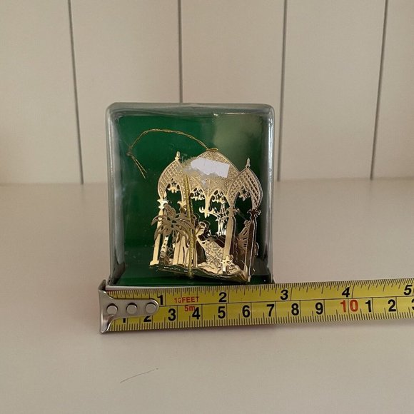 Gold Christmas Ornament Fantasy Decor Vintage Manger Scene North Star Angels - Picture 8 of 8